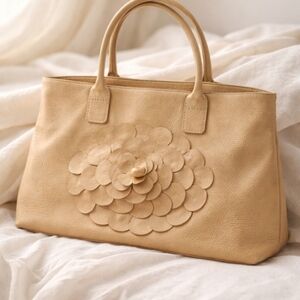 Donna Dixon leather tote